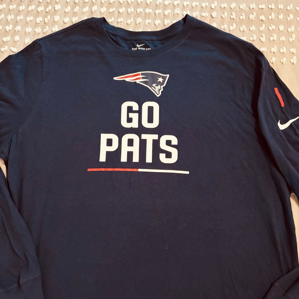 Nike New England Patriots Long Sleeve Cotton Tee. X Large